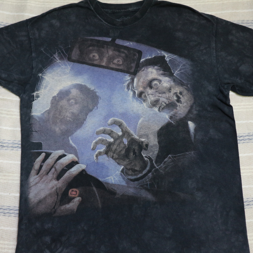 VTG Zombies Attacking Car Tee T-shirt Sz Lg